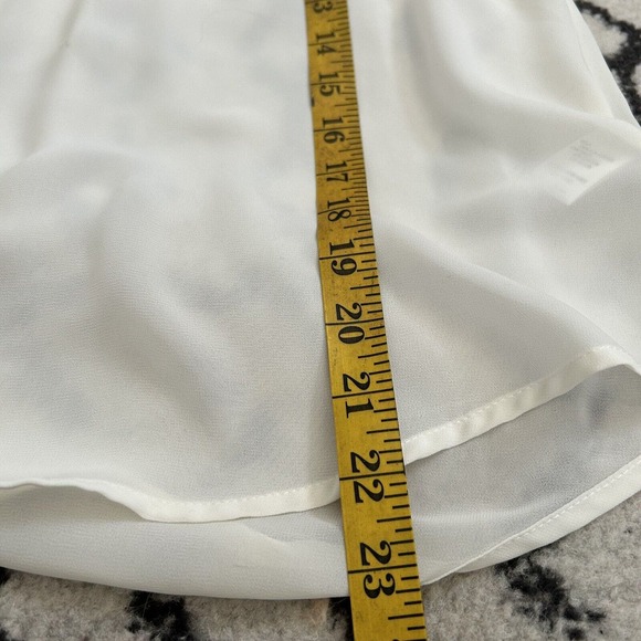 ASTR The Label Womens M Top Blouse Ivory Floral Embroidered Cuff Sleeve - Picture 7 of 8